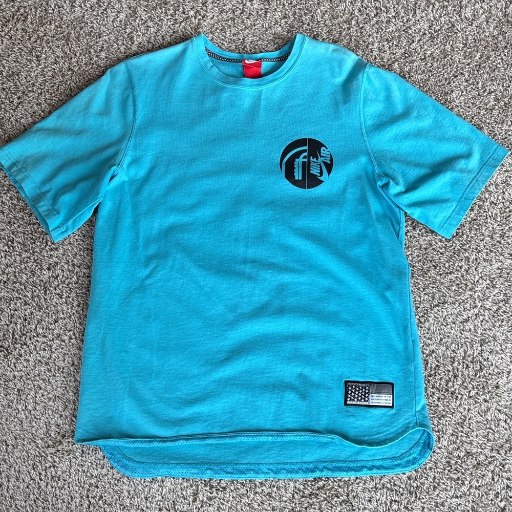 NIKE Teal Graphic T-Shirt!